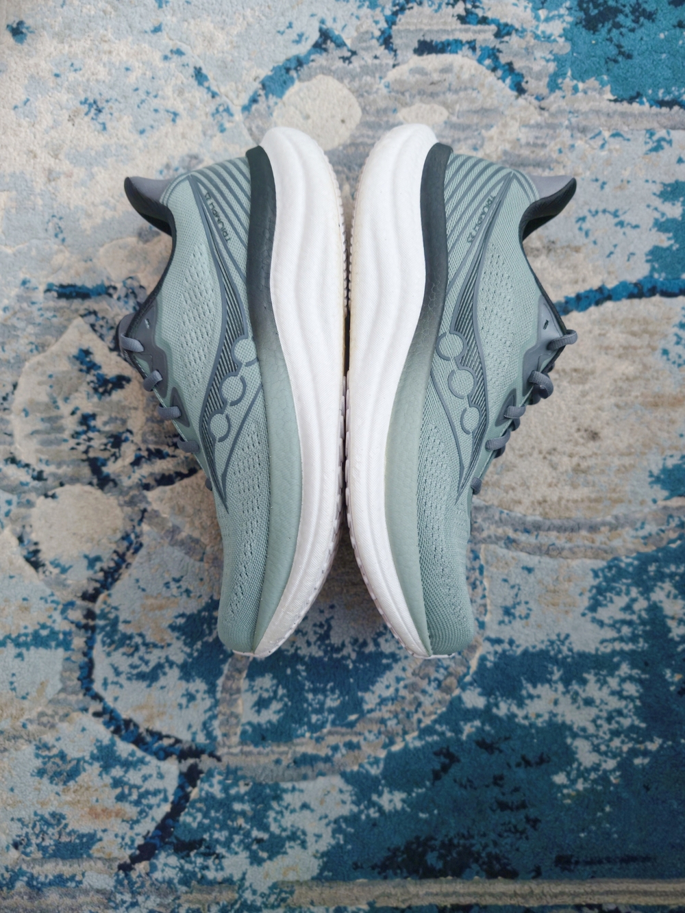 Saucony Triumph 23 Men's US9.5 Running Shoes